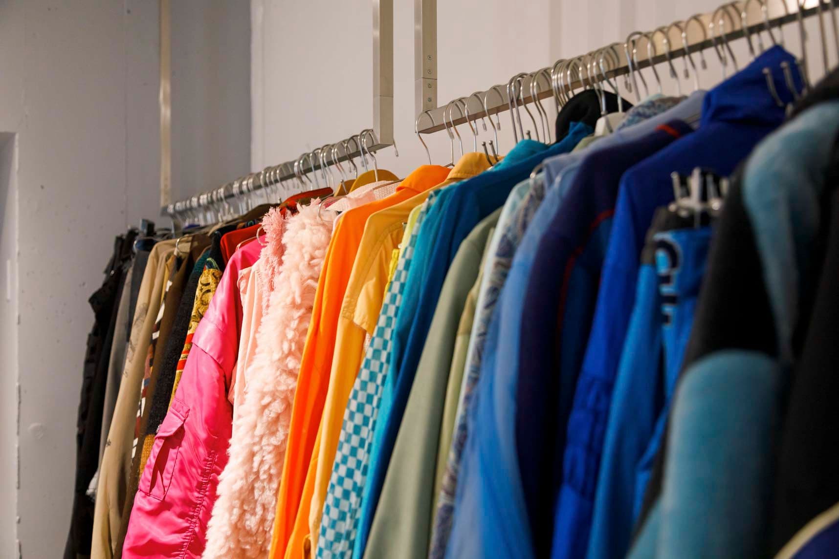 中古マンションのリノベーション後のクロゼットの洋服