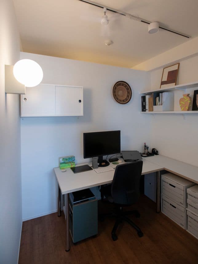 中古マンションのリノベーション後のワークスペースの内部