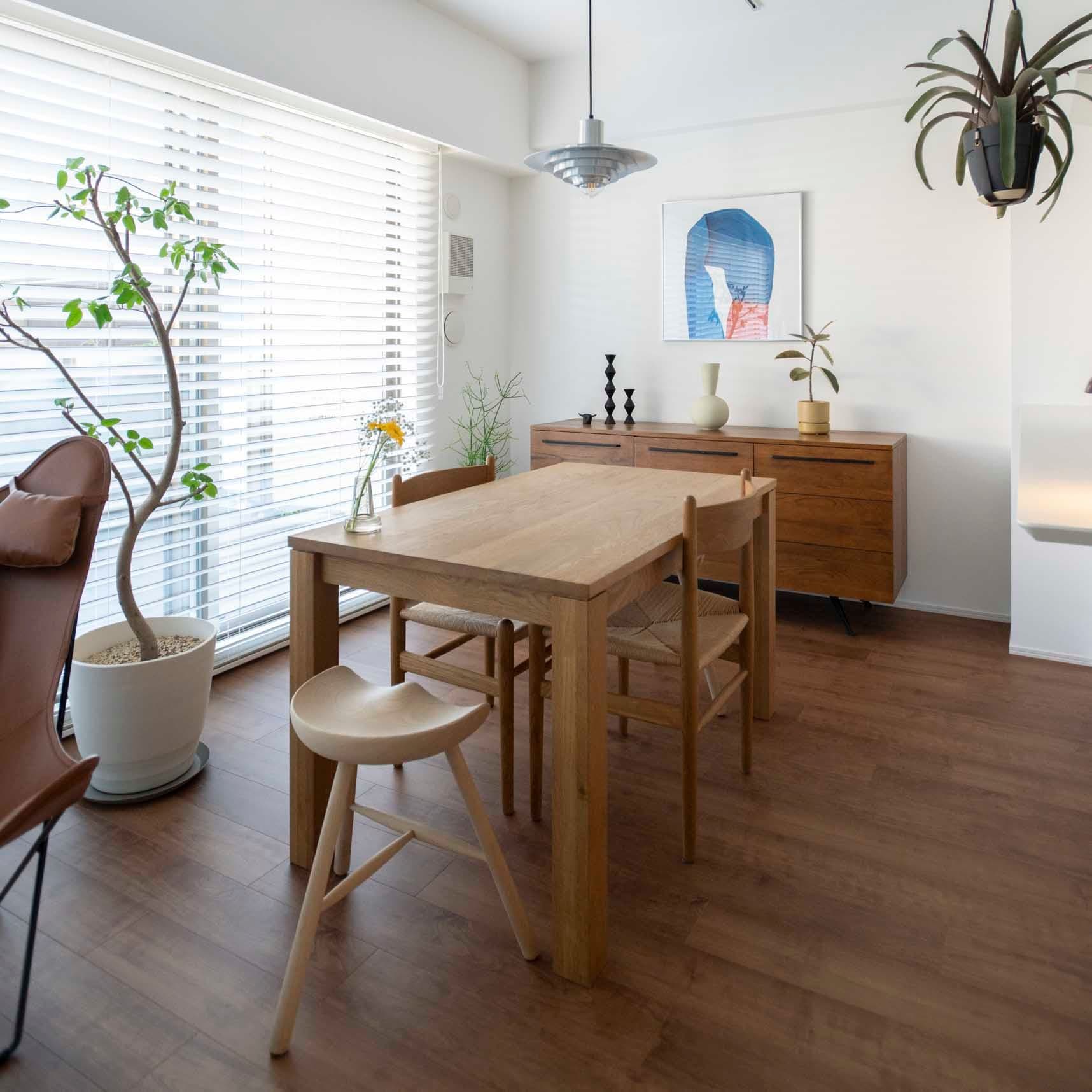 中古マンションのリノベーション後のダイニングのテーブル