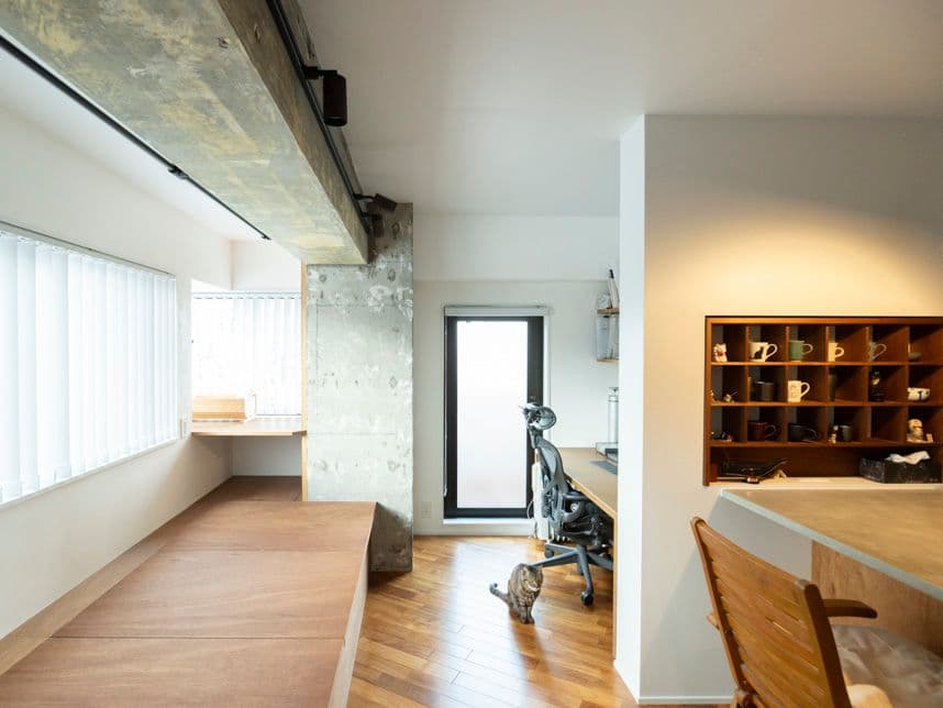 中古マンションのリノベーション後のベッドとワークスペース